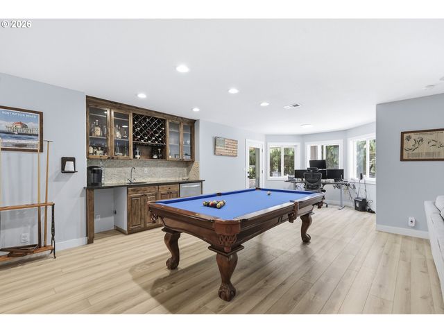 26500 Sw PETES MOUNTAIN Rd, West Linn, OR 97068