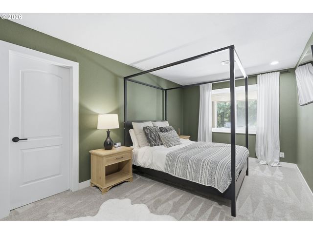 26500 Sw PETES MOUNTAIN Rd, West Linn, OR 97068