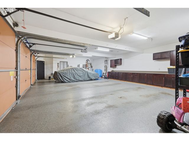 26500 Sw PETES MOUNTAIN Rd, West Linn, OR 97068
