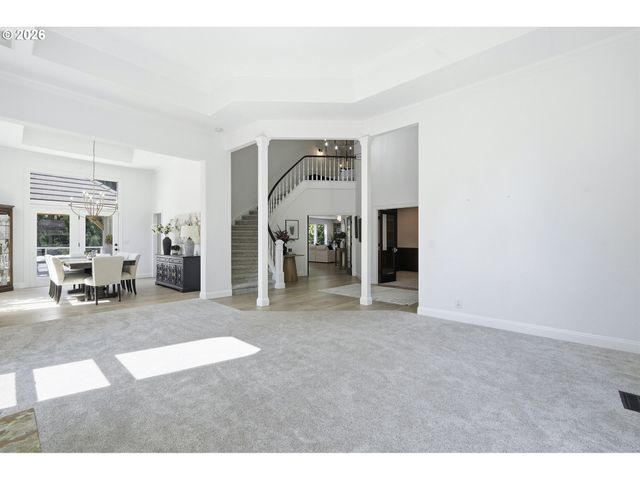26500 Sw PETES MOUNTAIN Rd, West Linn, OR 97068