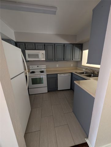 2728 Copper Creek Drive 208, Arlington, TX 76006