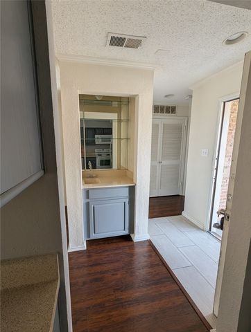 2728 Copper Creek Drive 208, Arlington, TX 76006