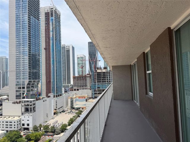 915 NW 1st Ave H2208, Miami, FL 33136