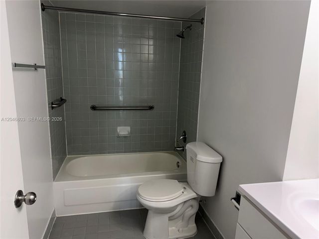 915 NW 1st Ave H2208, Miami, FL 33136