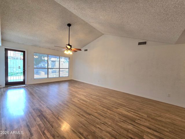 7326 W Maryland Avenue W, Glendale, AZ 85303