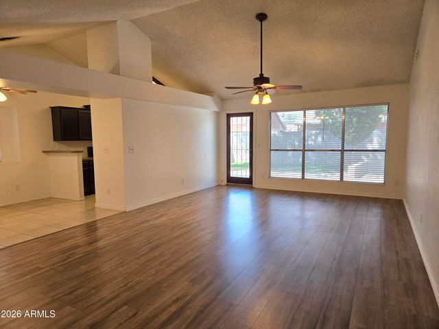 7326 W Maryland Avenue W, Glendale, AZ 85303