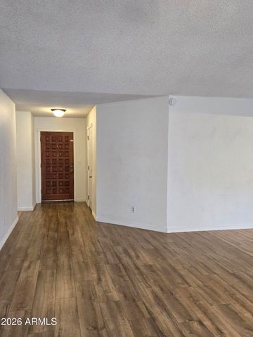 7326 W Maryland Avenue W, Glendale, AZ 85303