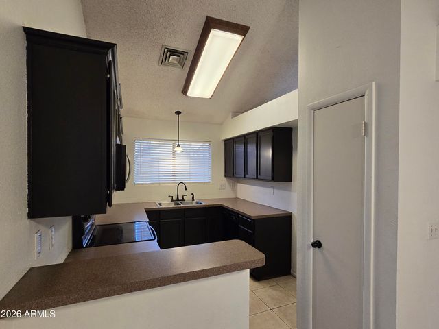 7326 W Maryland Avenue W, Glendale, AZ 85303