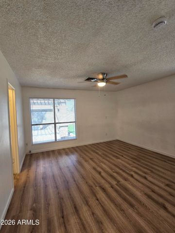 7326 W Maryland Avenue W, Glendale, AZ 85303