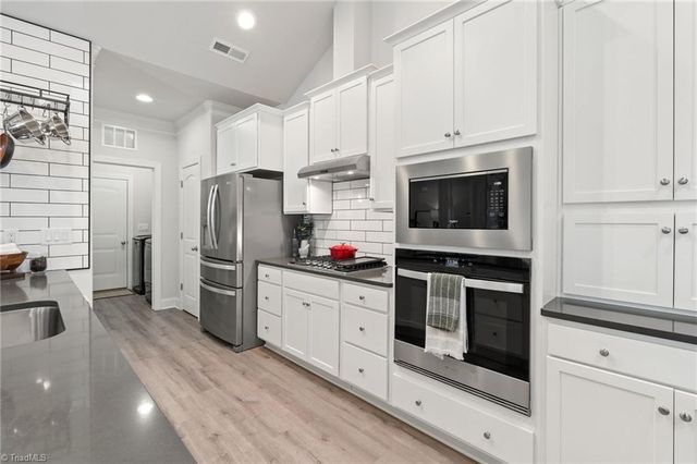 1557 Oakbluffs Drive, Colfax, NC 27235