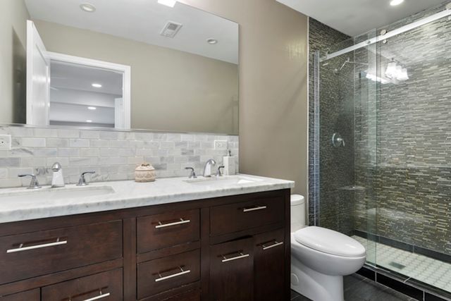 1029 Elmwood Avenue, Deerfield, IL 60015