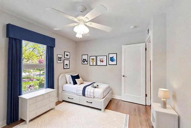 1029 Elmwood Avenue, Deerfield, IL 60015