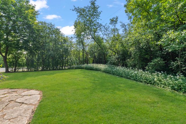 1029 Elmwood Avenue, Deerfield, IL 60015