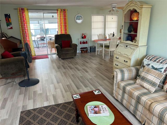 7490 46TH AVENUE N 314, St Petersburg, FL 33709