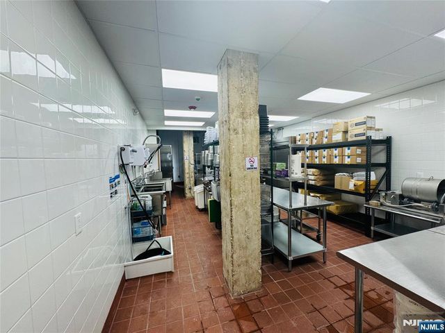 350 Bloomfield, Caldwell, NJ 07006