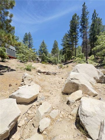 2526 Ridge Road, Running Springs, CA 92382