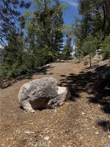 2526 Ridge Road, Running Springs, CA 92382