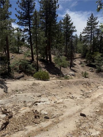 2526 Ridge Road, Running Springs, CA 92382