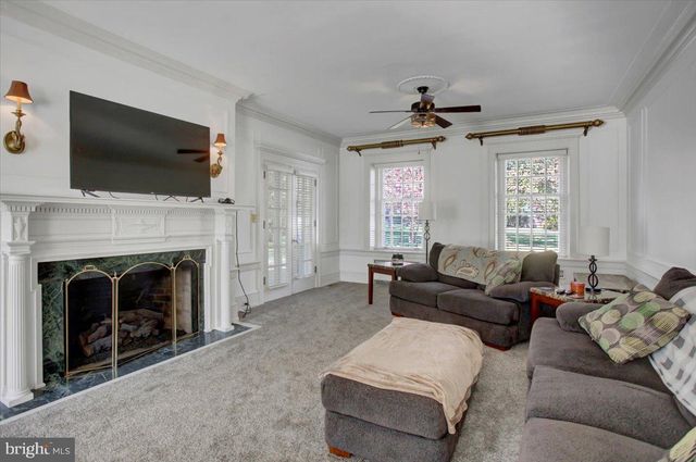 307 W KING ST, Shippensburg, PA 17257