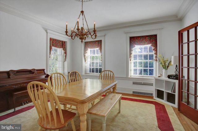 307 W KING ST, Shippensburg, PA 17257