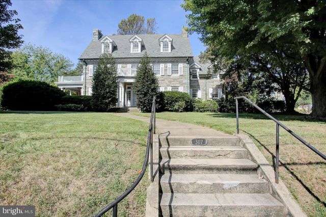 307 W KING ST, Shippensburg, PA 17257