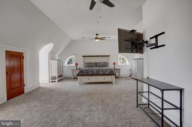 307 W KING ST, Shippensburg, PA 17257