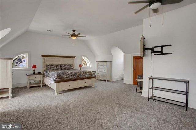 307 W KING ST, Shippensburg, PA 17257