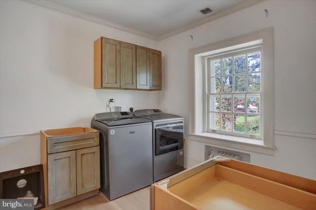 307 W KING ST, Shippensburg, PA 17257