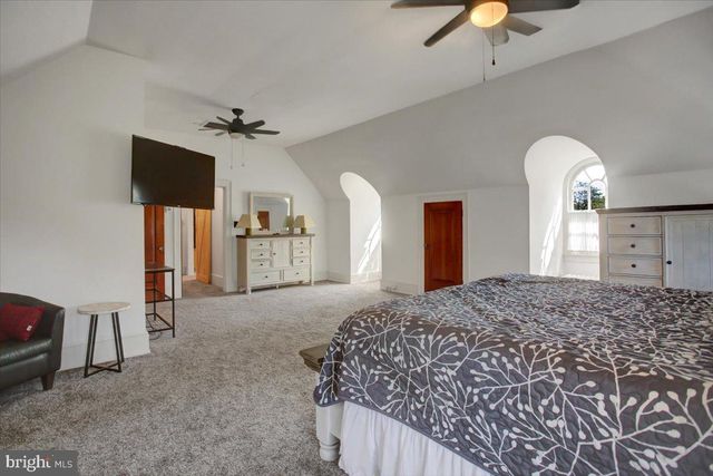 307 W KING ST, Shippensburg, PA 17257