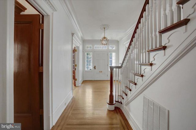 307 W KING ST, Shippensburg, PA 17257