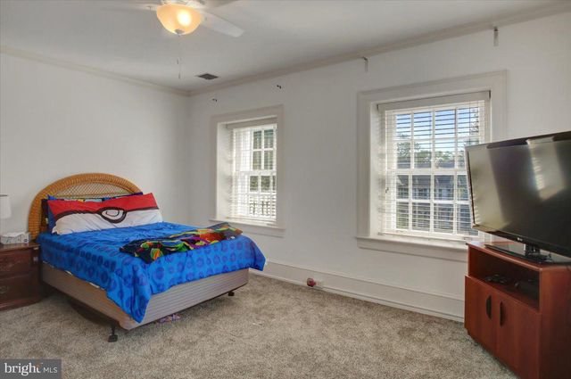 307 W KING ST, Shippensburg, PA 17257