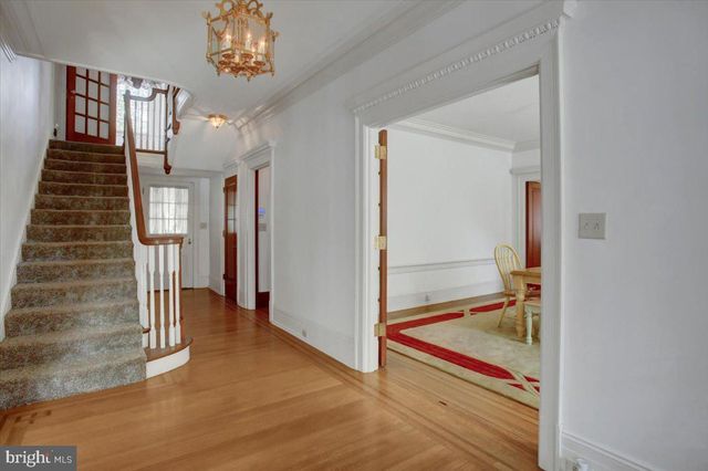 307 W KING ST, Shippensburg, PA 17257