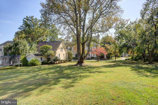 307 W KING ST, Shippensburg, PA 17257