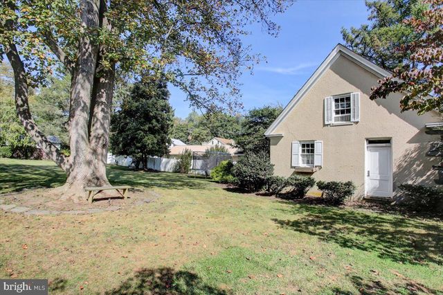 307 W KING ST, Shippensburg, PA 17257