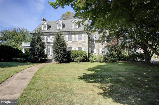 307 W KING ST, Shippensburg, PA 17257