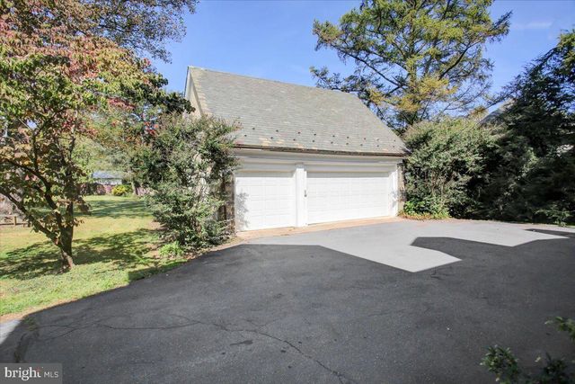 307 W KING ST, Shippensburg, PA 17257