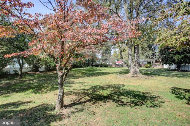 307 W KING ST, Shippensburg, PA 17257
