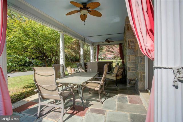 307 W KING ST, Shippensburg, PA 17257