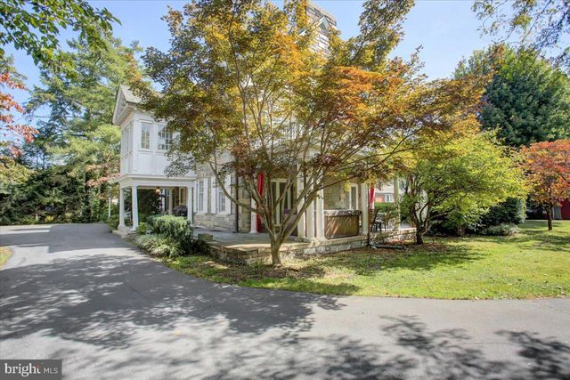 307 W KING ST, Shippensburg, PA 17257