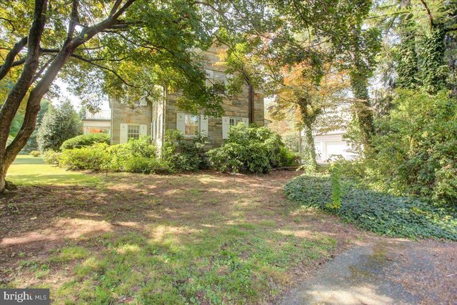 307 W KING ST, Shippensburg, PA 17257