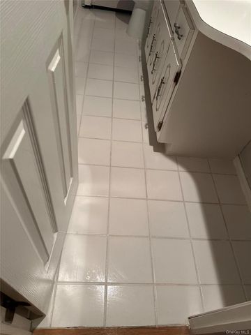 72 Seminole Street, Selden, NY 11784