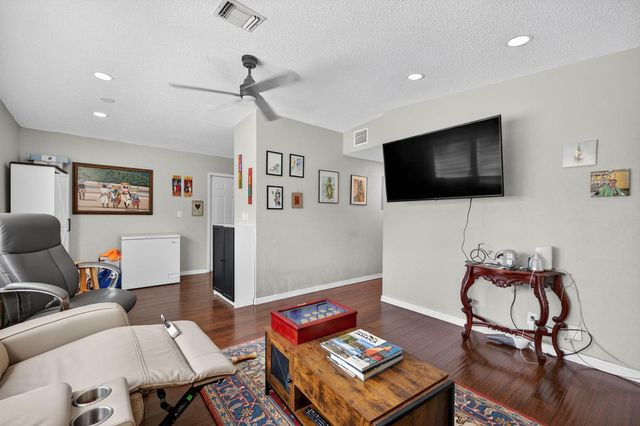 300 SW 25th Ave, Fort Lauderdale, FL 33312