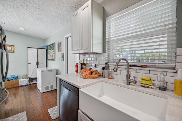 300 SW 25th Ave, Fort Lauderdale, FL 33312