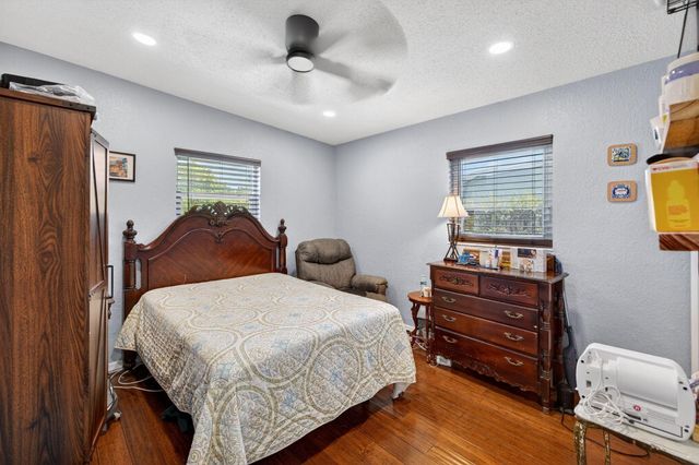 300 SW 25th Ave, Fort Lauderdale, FL 33312