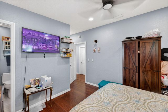 300 SW 25th Ave, Fort Lauderdale, FL 33312