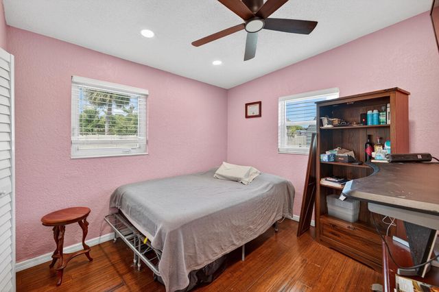 300 SW 25th Ave, Fort Lauderdale, FL 33312