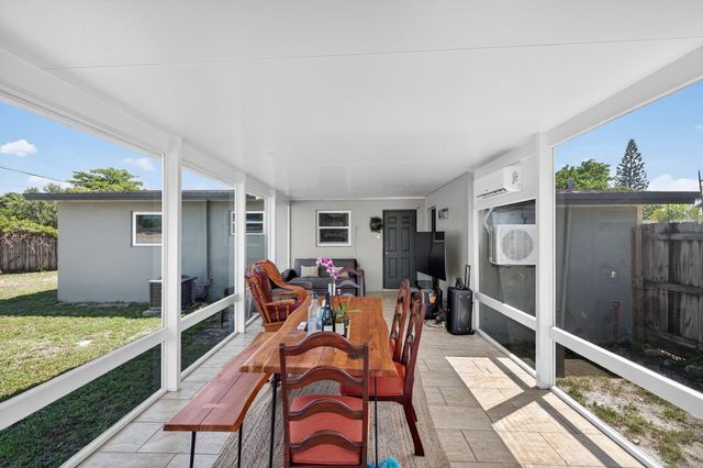 300 SW 25th Ave, Fort Lauderdale, FL 33312