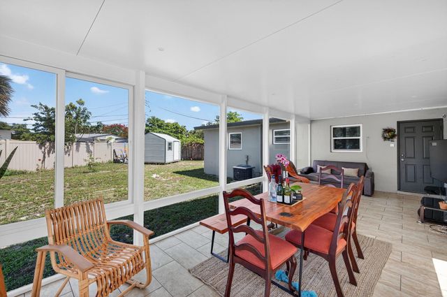 300 SW 25th Ave, Fort Lauderdale, FL 33312