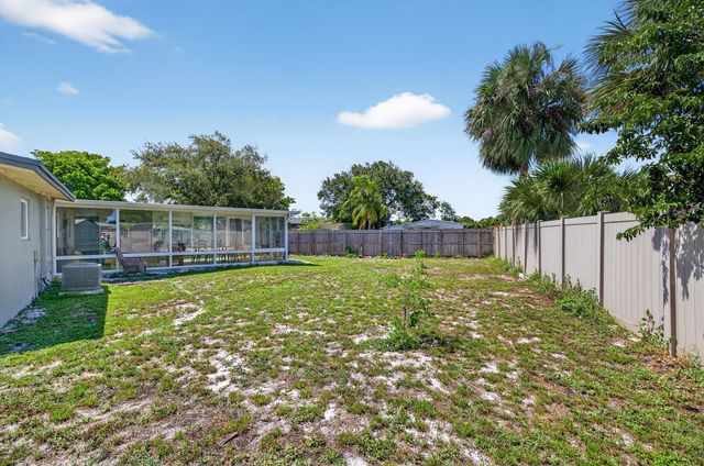 300 SW 25th Ave, Fort Lauderdale, FL 33312