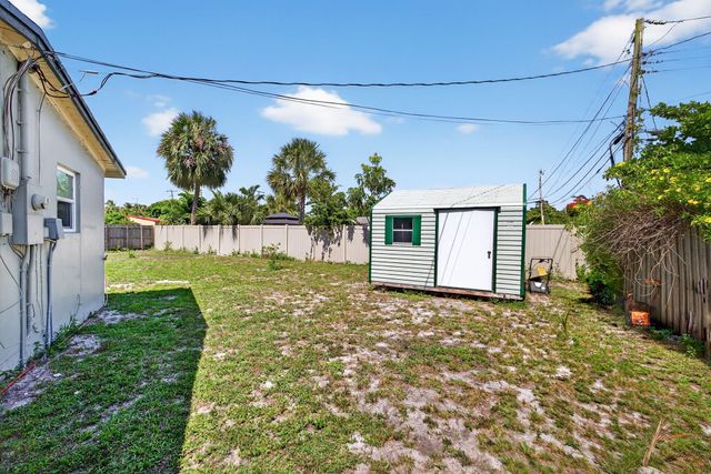 300 SW 25th Ave, Fort Lauderdale, FL 33312